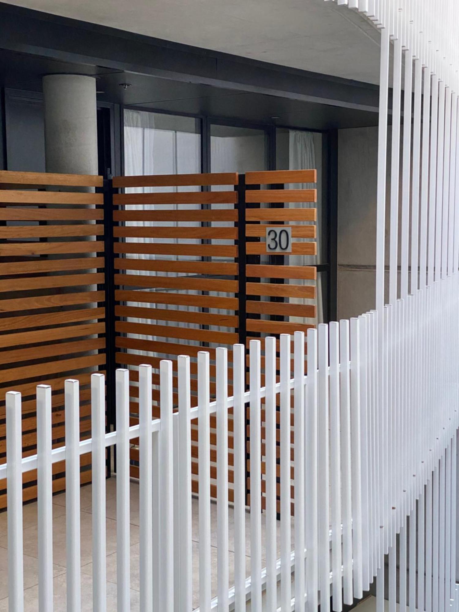 The Gallery Luxe 1 Bedroom Executive Apartment In The Heart Of Braddon Wine Secure Parking Wifi Canberra Exterior foto